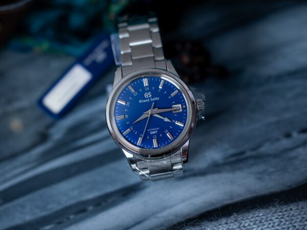 Grand Seiko GMT SBGM239 - Limited Edition for Hodinkee