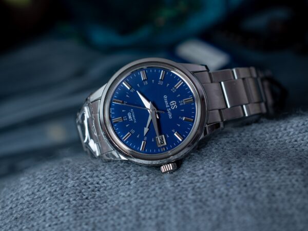 Grand Seiko GMT SBGM239 - Limited Edition for Hodinkee