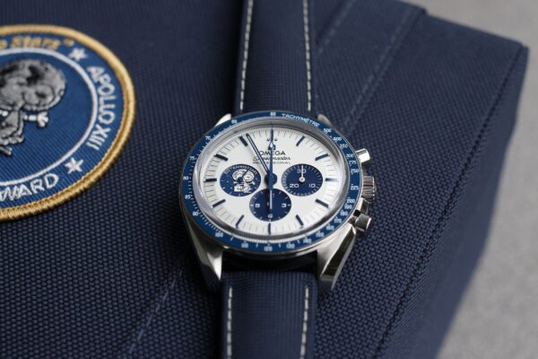 Omega Speedmaster “Silver Snoopy Award”