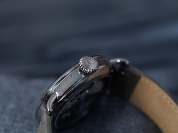 H.Moser & Cie. Centre Seconds Funky Blue Heritage