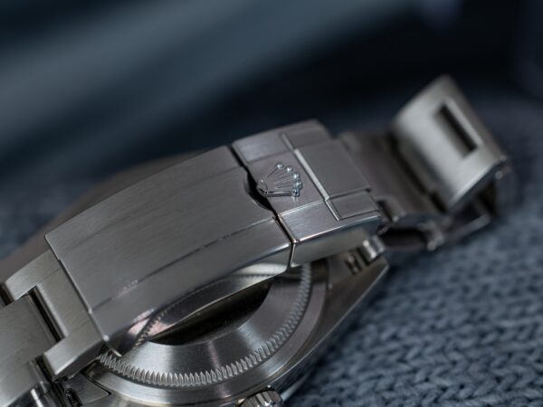 Rolex Explorer I - 36 - 124270