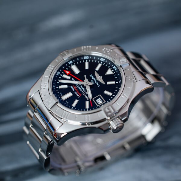 Breitling Avenger II 43 GMT