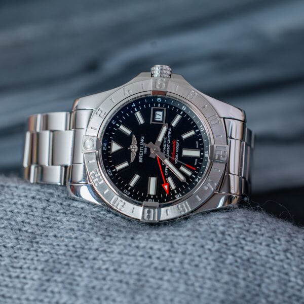 Breitling Avenger II 43 GMT